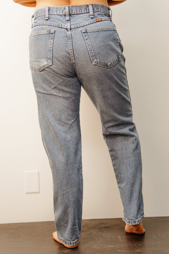 Mid Wash Rustler Jeans
